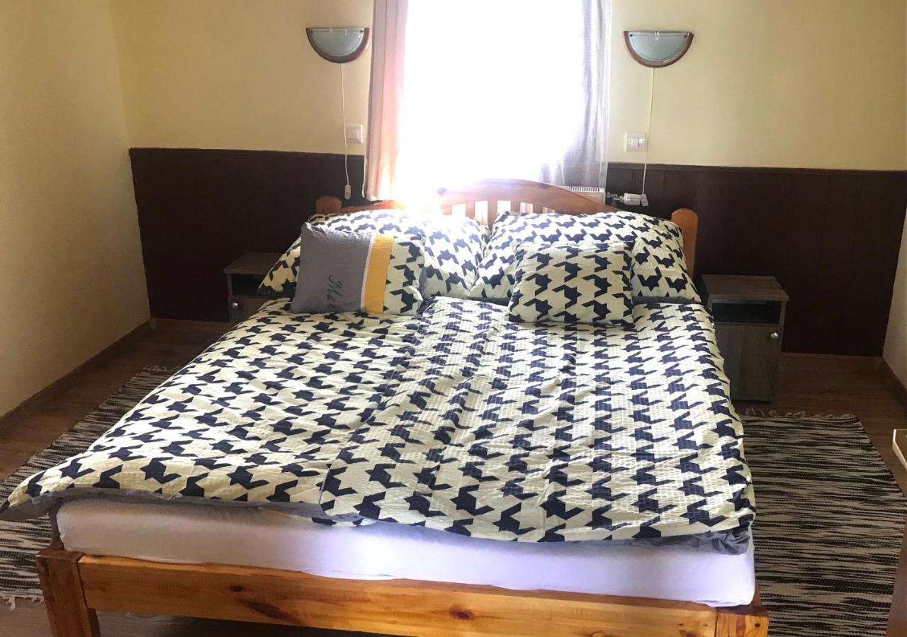 Convoy Panzio Bed & Breakfast Szajol Exterior photo